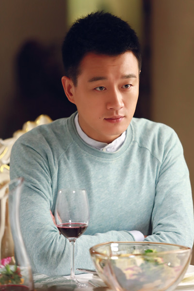 《虎妈猫爸》开播 佟大为首集上演亲热戏