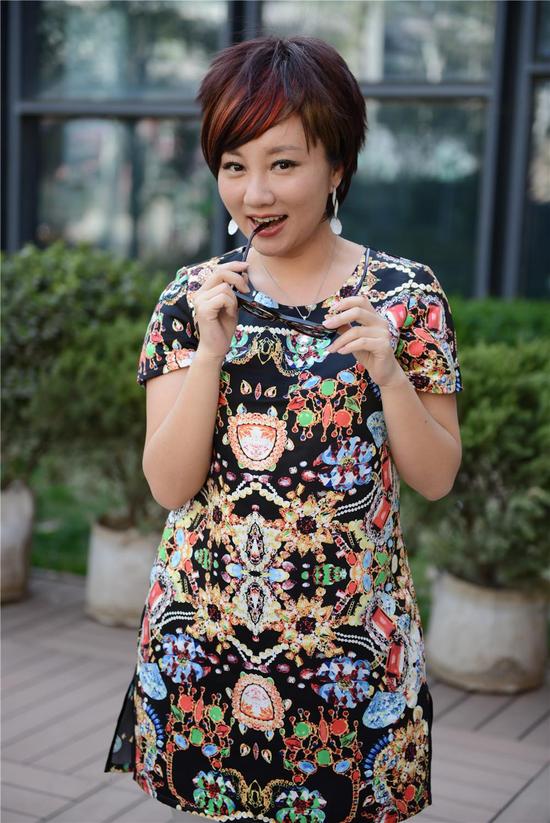 王晴新浪娱乐讯 家庭轻喜剧《孙老倔的幸福》于5月3日在广东卫视和