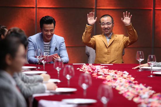 刘仪伟校长调节气氛