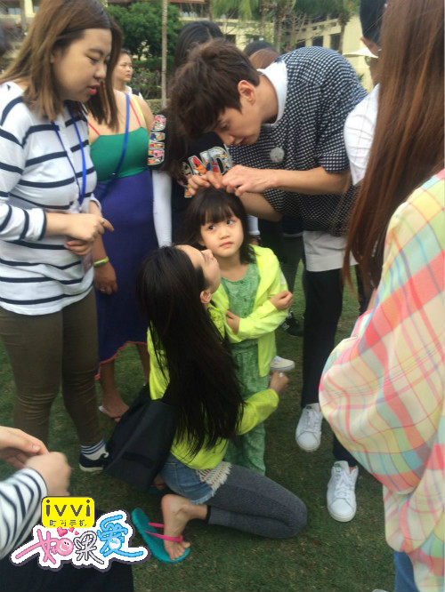 李光洙“考拉”亲密互动，大长腿追单亲妈妈钟丽缇