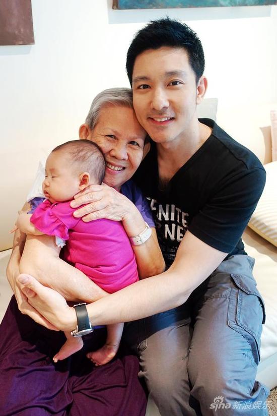 立威廉母亲节最繁忙和母亲老婆齐庆祝