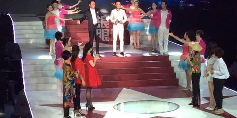 朱军亮相《星光》频繁自黑