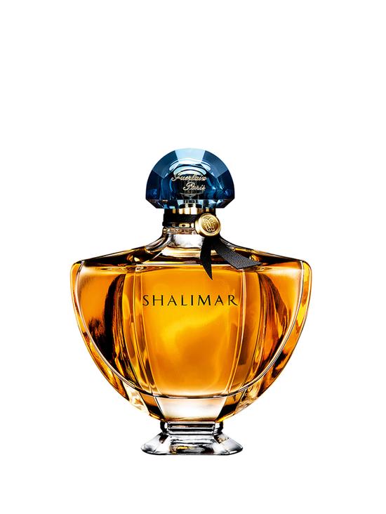 娇兰的一千零一夜香水在1925年的巴黎世界博览会上正式亮相,此后成为