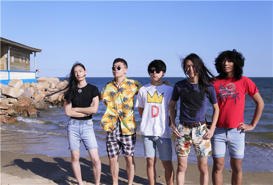 《摇滚英雄》揭露青春秘史