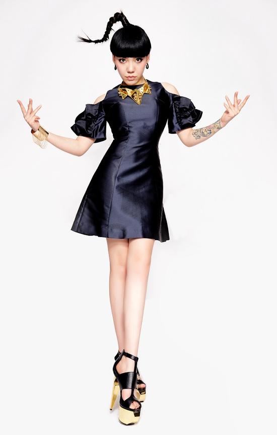 吴莫愁九零后力量宣传照