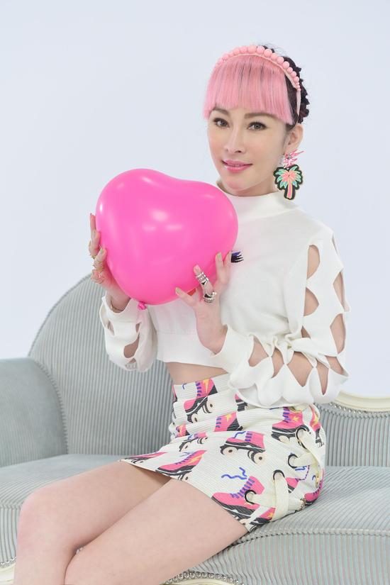 温岚[微博]领军,收录包括gj蒋卓嘉,金韩一,钟纯妍等太阳娱乐歌手作品