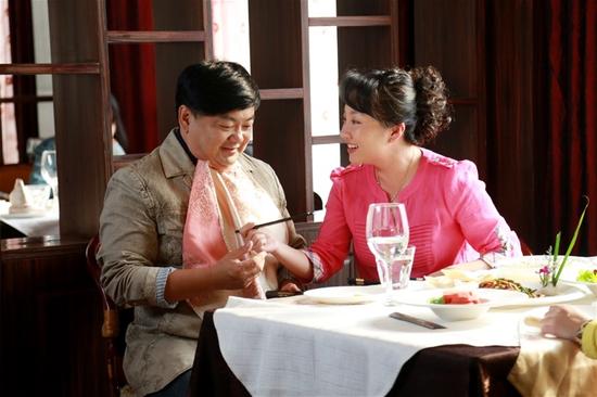 孙老倔打响亲家争霸战老人都像小孩