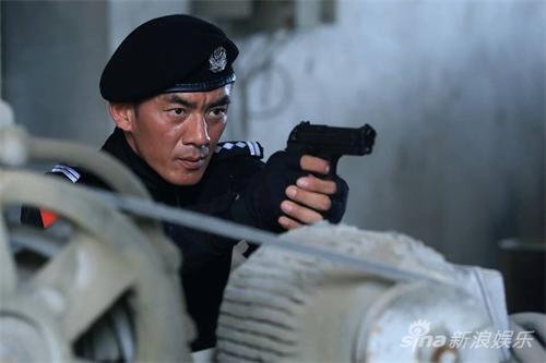 龙队长威武任天野特警化身谈判专家