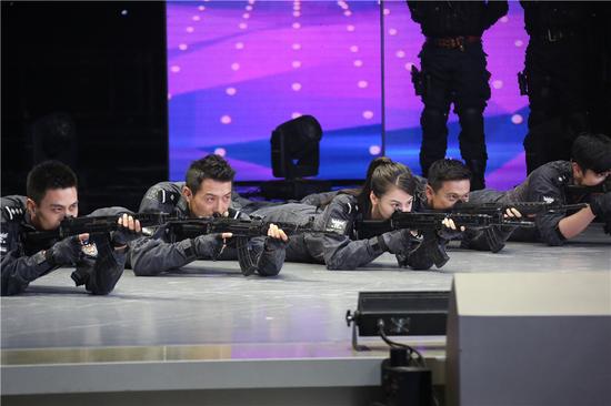 特警示范