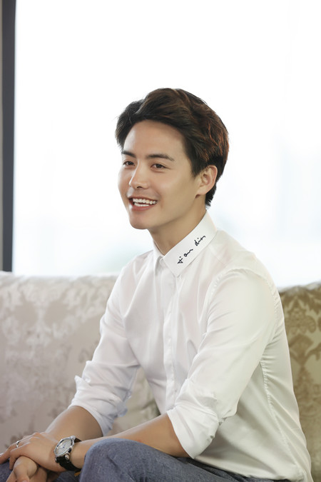 马天宇《淘婚记》杀青 高颜值演绎好男人