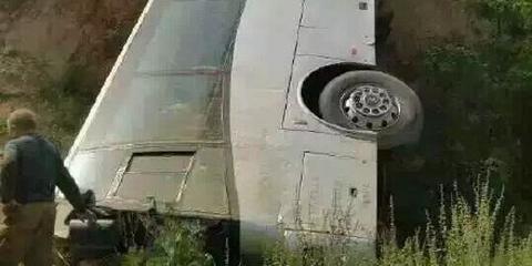 陕西35死大巴坠崖系责任事故