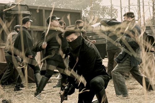 乔任梁蒙面枪战