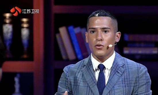 《青年说》韩冰:在泰国公共场合亲吻被骂 |泰国|世界青年说|江苏卫视