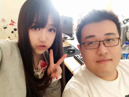 图7 和研发的工作人员大白合影！