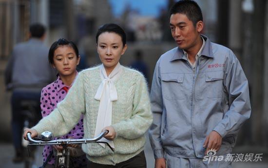 由刘威葳[微博],张博[微博]主演的电视剧《坐88路车回家》正在山东