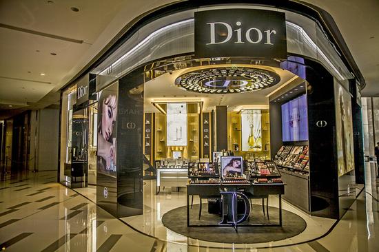 dior迪奥香水化妆品精品店成都国际金融中心焕新揭幕