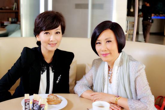 汪明荃赵雅芝合照