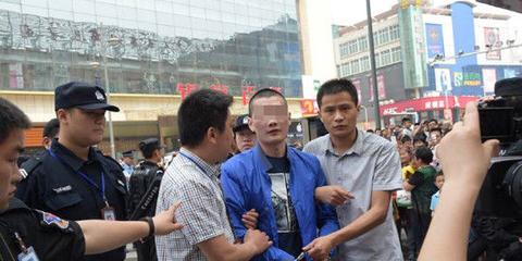 江苏黄金劫案嫌犯曾返现场吃烧烤