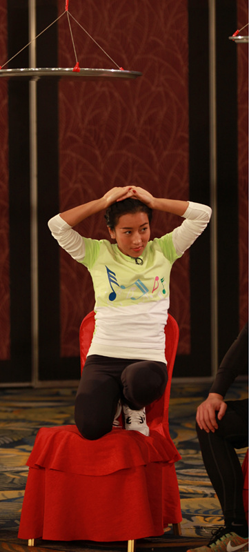 吉克隽逸《跑男》变猫女 频受虐形象尽毁