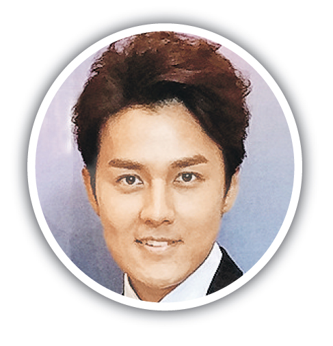 从何超莲甜丝丝的笑容,不难令人联想跟她聊电话的是男友吴克群(圆图).