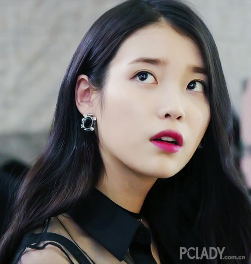 iu妹纸傲娇卷发扮高冷 变身磨人小妖精