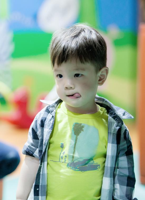 《爸爸回来了》嗯哼软萌说谢谢暖哭杜江