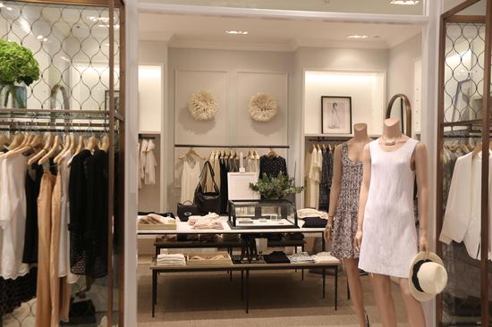 clubmonaco香港国际金融中心女装店展现新貌