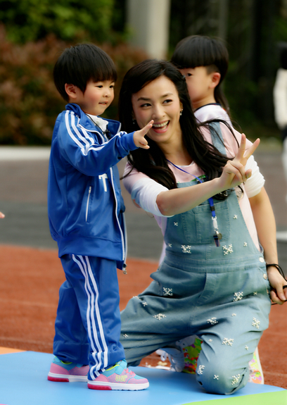 爱上幼儿园 张庭和儿子安东尼