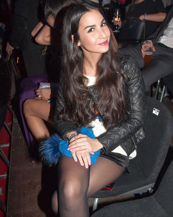 京多安的美艳女友茜拉-萨赫