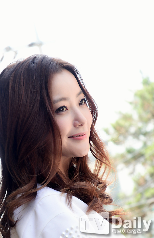 金喜善转型演热血老妈 戏外操办小区聚会