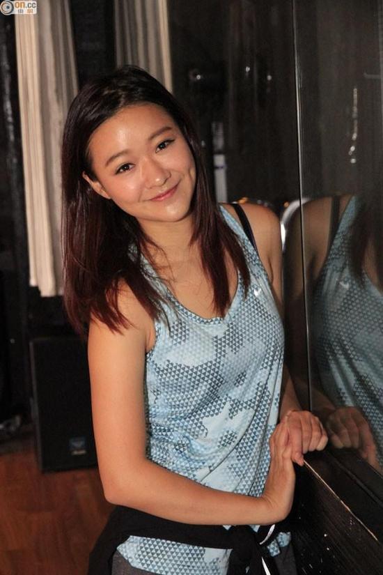 港女星张惠雅清晨遇车祸 鼻子被撞忙就医