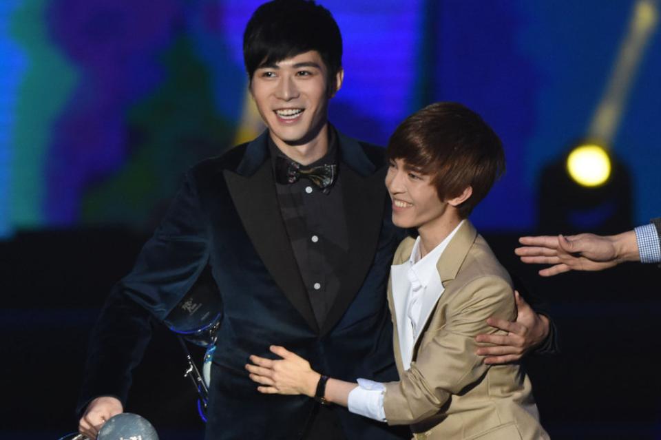 我们爆火那“他们”呢