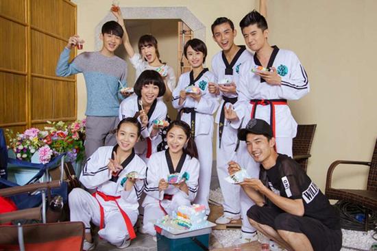 旋风少女庆生谭松韵遭杨洋吴磊围攻