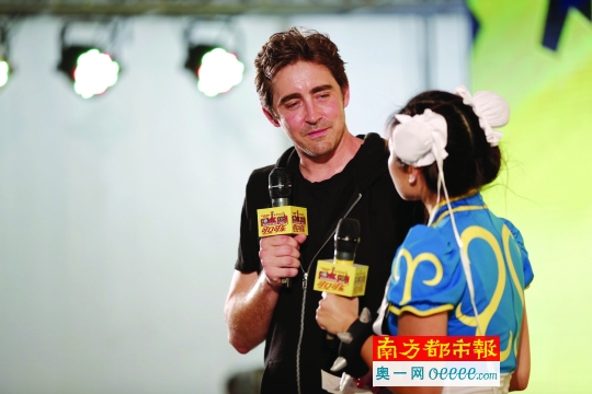 见到李·佩斯到中国来参加