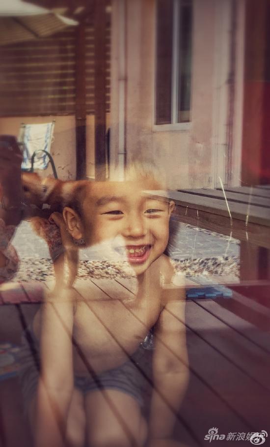 黄觉拍摄的孩子