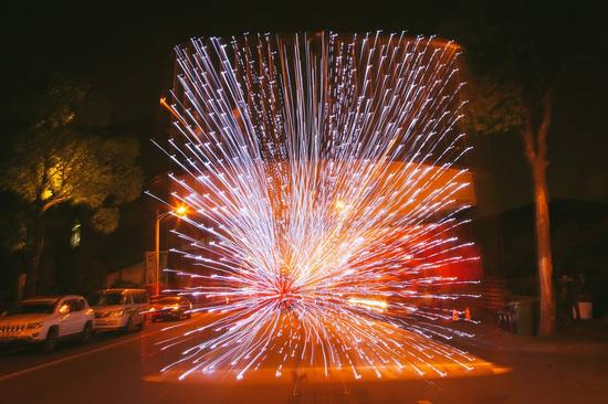 附图4：眩光巴士穿越