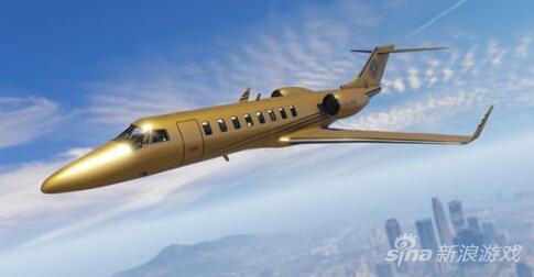 飞翔在洛都上空的金色飞机"buckingham luxor deluxe"