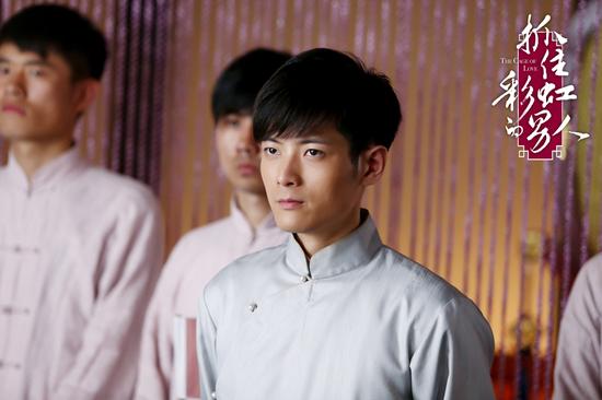 彩虹郑龙成解压剂研究对手角色