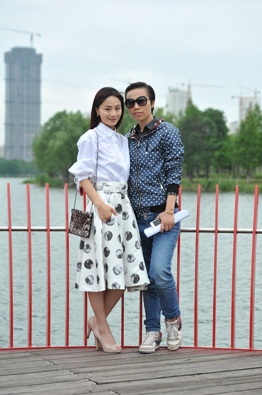 叶新晨与导演汪子琦合影