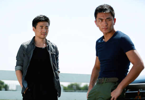 祖峰,张宁江[微博],叶一云,张延[微博]等领衔主演的《刑警队长》正在