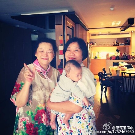 范玮琪妈妈和黑人妈妈