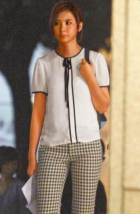 安心亚私密影片外流后昨日首露面 拍戏时不时眉头深锁