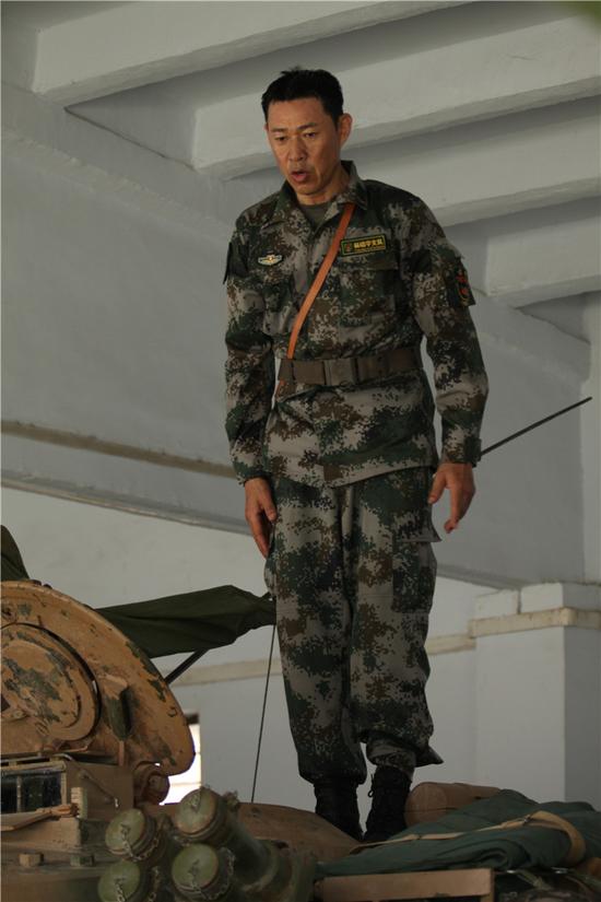 真男张丰毅首曝健身秘诀 胡子扎疼杜海涛|张丰毅|杜海涛|健身_新浪娱