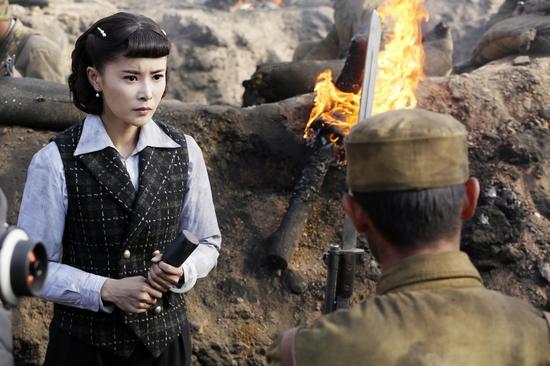 何晶剧照新浪娱乐讯 近日,由刘涛导演执导,当红青年演员何晶,奇道,斌