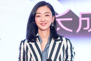 《初体验》发布会 张瑶尺度大开嘴撕套套|张瑶|发布会|尺度_新浪娱乐_新浪网