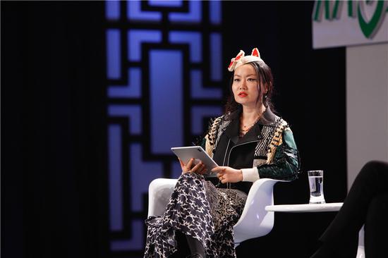 lucia批评贾珍珍没有品位