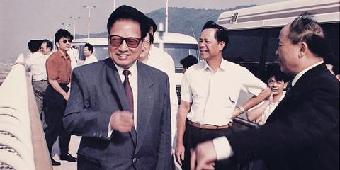 乔石遗体将火化 天安门下半旗