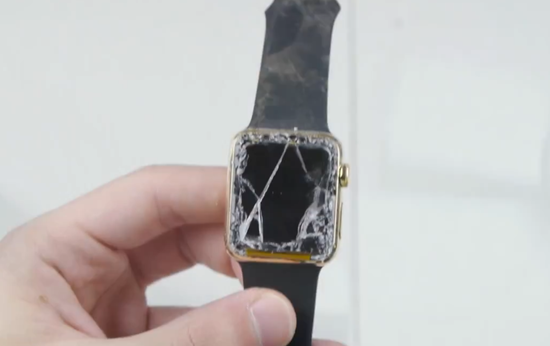 撞完的apple watch edition他用两块磁性强大的钕磁铁施力,从两个方向