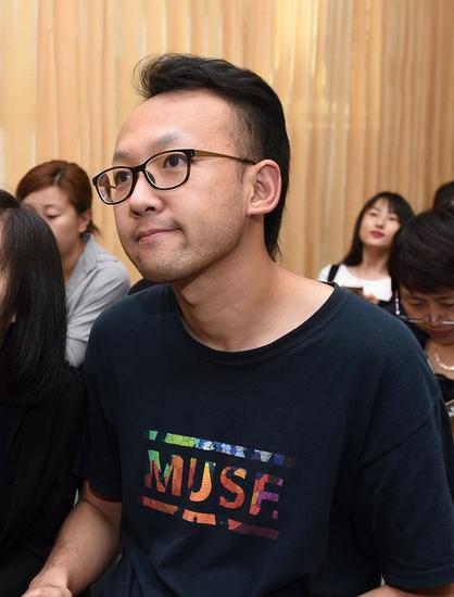 16 23:06:45 新浪娱乐 摘要: 由魏巍,王子川,杨天瑶等主演的爱情喜剧