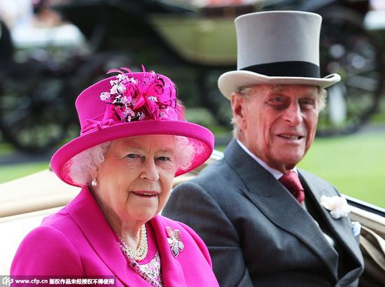 英国女王出席皇家赛马会